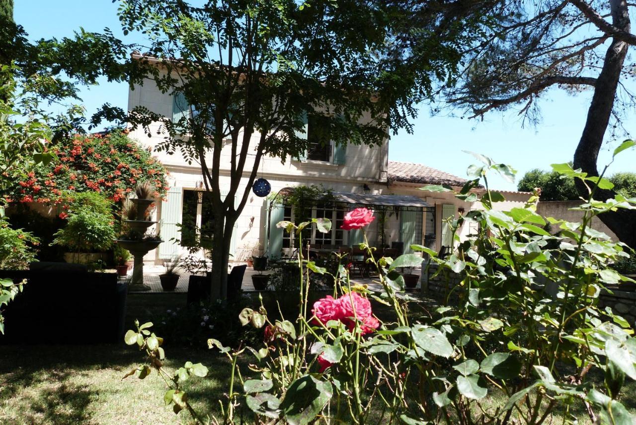 Le Mas Du Lac Saint-Remy-de-Provence Exterior photo